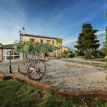 ベッド・アンド・ブレックファスト Briciola Di Sole E Ristorante