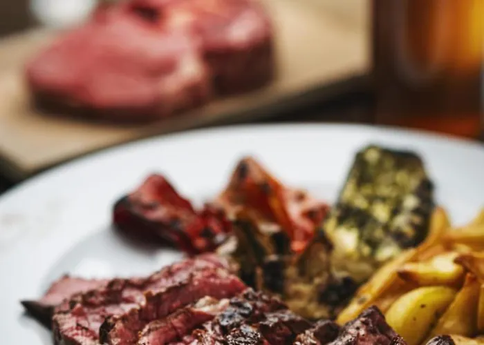 Briciola Di Sole E Ristorante Borgo (Marche)